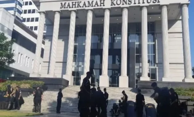 Mahkamah Konstitusi Izinkan Pimpinan KPK Tidak Lepas Jabatan Lama