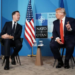 Mantan Pejabat CIA Soroti Langkah Trump: Jika China Ikut, Perang Bisa Tamat