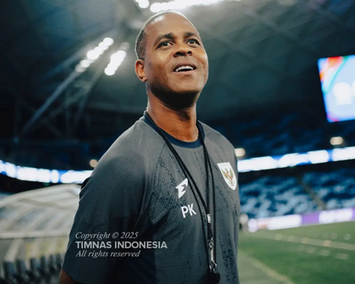Mantan Pelatih Timnas Indonesia, Patrick Kluivert, Tidak Hadir dalam Pertandingan Clash of Legends