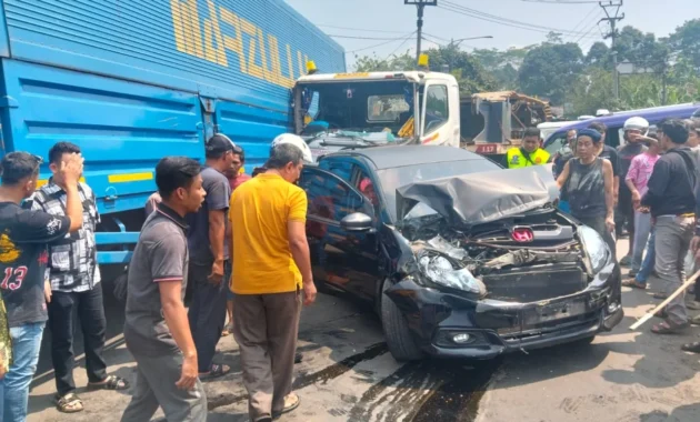 Maut di Probolinggo: Truk Trailer Rem Blong Menyebabkan 4 Kematian dalam Kecelakaan Beruntun