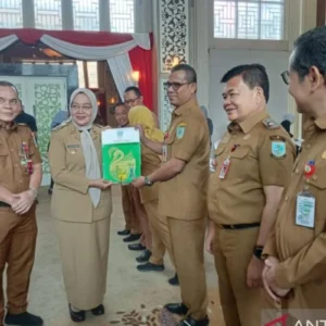 Menaker Siap Pangkas Anggaran Perjalanan Dinas dan Administratif Kementerian
