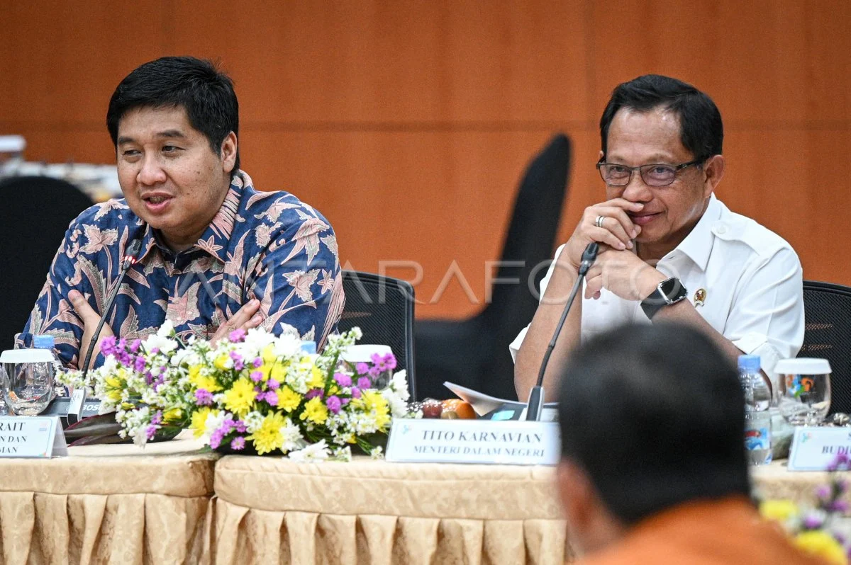 Mendagri dan Menteri PKP Tinjau Progres Program Perumahan Rakyat di Minahasa