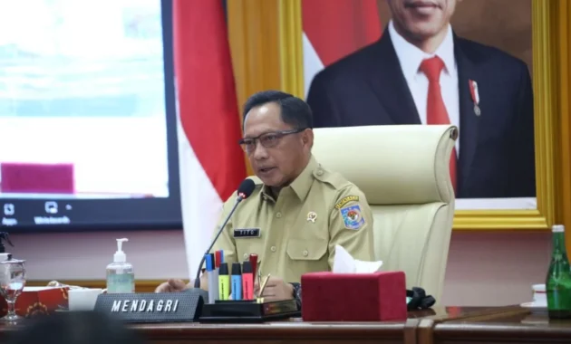 Mendagri Ingatkan Daerah Patuhi WFH: Bukti Loyal ke Pusat