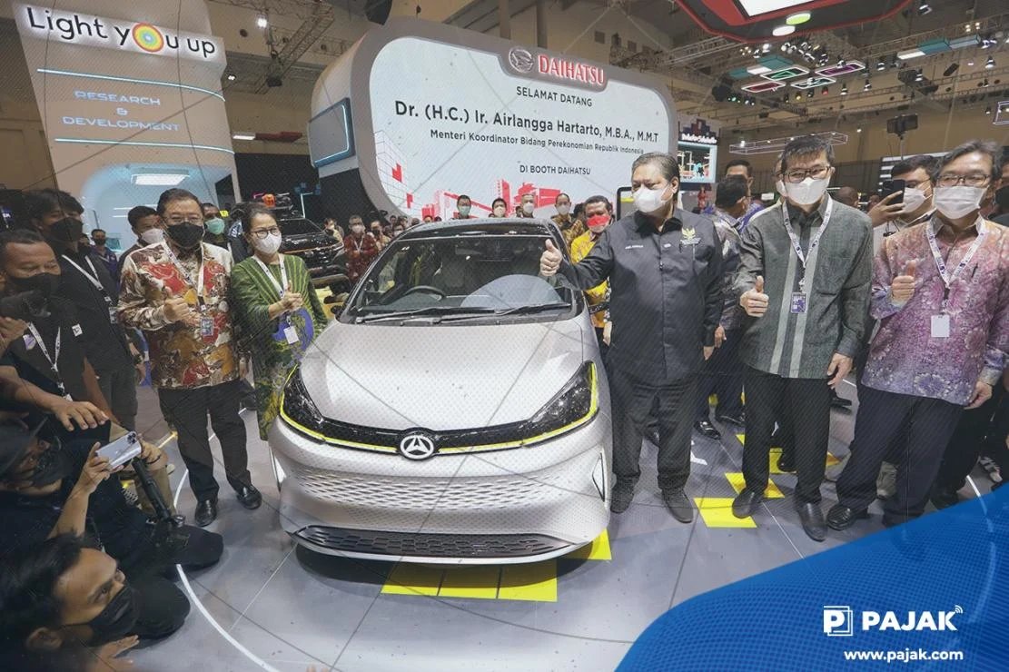 Mendagri Perintahkan Gubernur Bebaskan Pajak Kendaraan Listrik untuk Efisiensi Energi