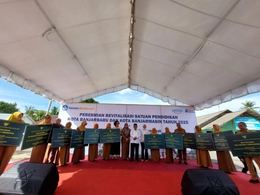 Mendikdasmen Pastikan Program Revitalisasi Sekolah Berlanjut pada 2026