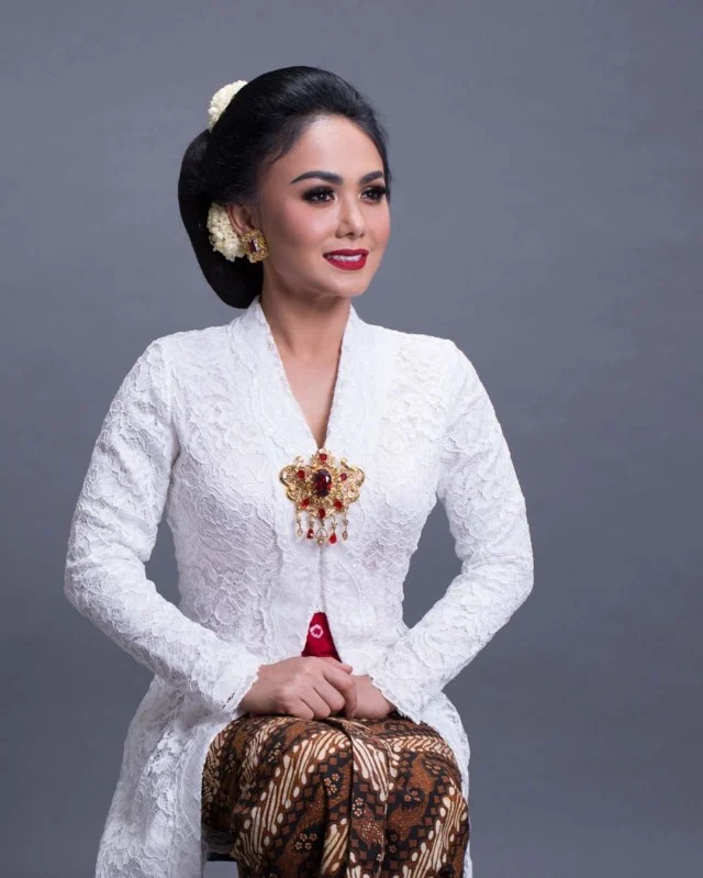Mengapa Hari Kartini Identik dengan Kebaya? 7 Alasan Busana Tradisional Ini Jadi Simbol Emansipasi Perempuan