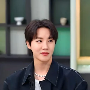 Mengharukan! J-Hope BTS Unggah Foto Menangis di Tokyo, Sedih Neneknya Meninggal