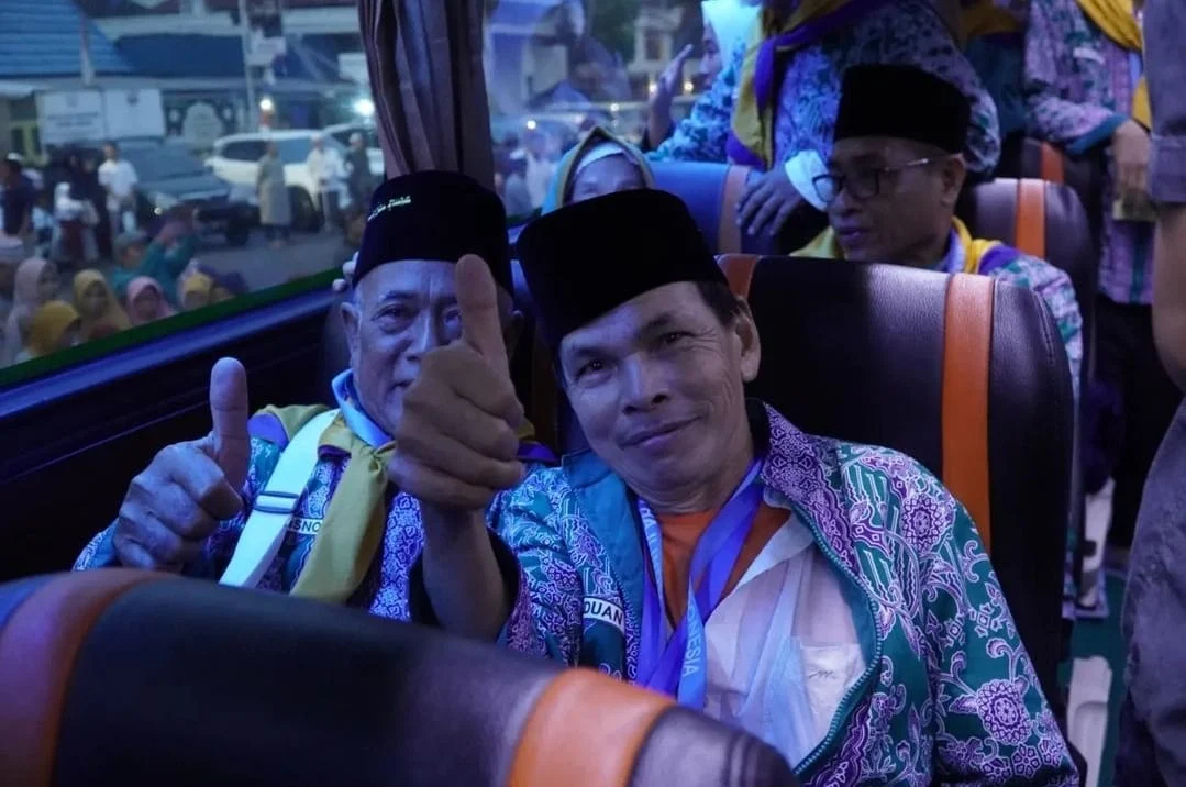 Menjemput Keajaiban di Sela Doa: Kisah Marbot Masjid dan Perjalanan Tak Terduga Menuju Baitullah Bersama Adira Finance