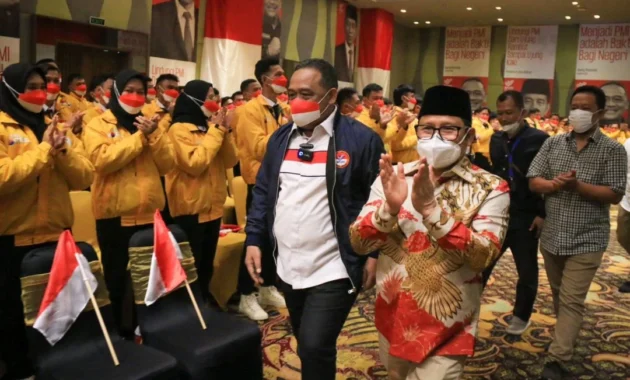 Menko Muhaimin Minta PMI Bekerja Profesional dan Jaga Nama Baik Indonesia Menko Muhaimin Minta PMI Bekerja Profesional dan Jaga Nama Baik Indonesia