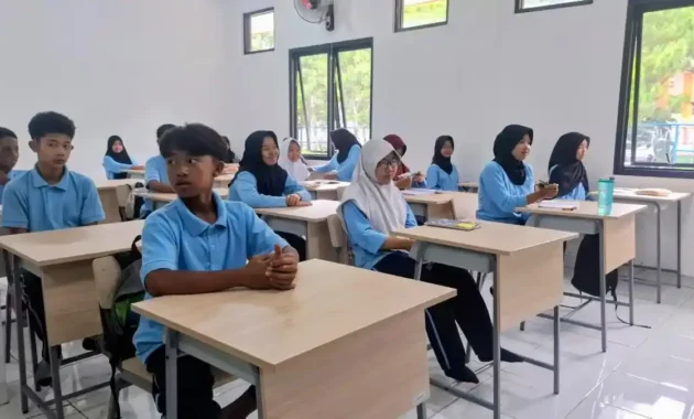 Mensos Targetkan 100 Ribu Siswa Sekolah Rakyat pada 2027