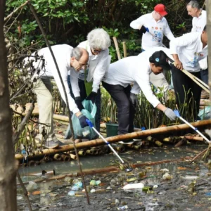 Menteri Lingkungan Hidup Akui Kesulitan Tangani Sampah Laut dan Kepulauan