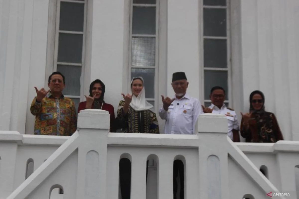 Menteri Pariwisata Puji Nilai Historis Bukittinggi dan Jam Gadang