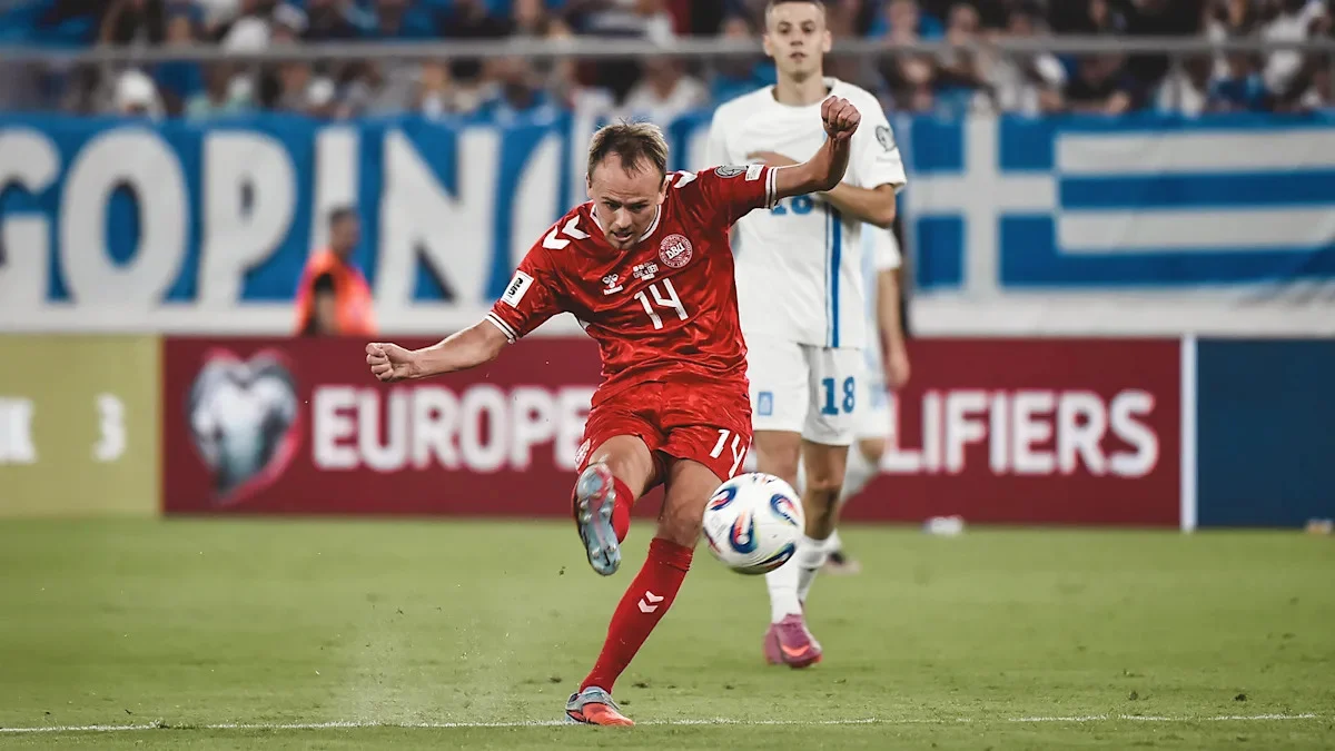Mikkel Damsgaard Bawa Denmark Meraih Empat Gol, Tapi Tim Gagal ke Piala Dunia 2026