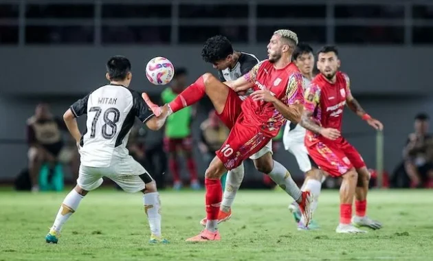 Milomir Seslija Kecam Penampilan Persis Solo Usai Kalah 0-2 dari Arema FC