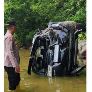 Mobil Meluncur ke Jurang Gunung Padang, Nyaris Menyentuh Laut – Drama Penyebab dan Upaya Penyelamatan