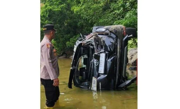 Mobil Meluncur ke Jurang Gunung Padang, Nyaris Menyentuh Laut – Drama Penyebab dan Upaya Penyelamatan