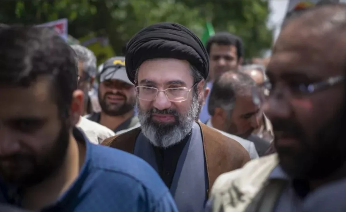 Mojtaba Khamenei Gencar Perkuat Kekuatan IRGC, Sementara Ancaman Terhadap AS Memanas di Selat Hormuz