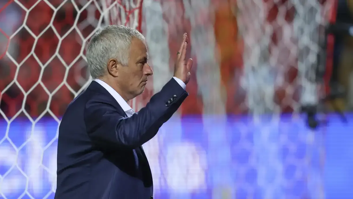 Mourinho Tegaskan Komitmen di Benfica, Sementara FC Porto Siapkan Tiket Eksklusif untuk Laga Estoril