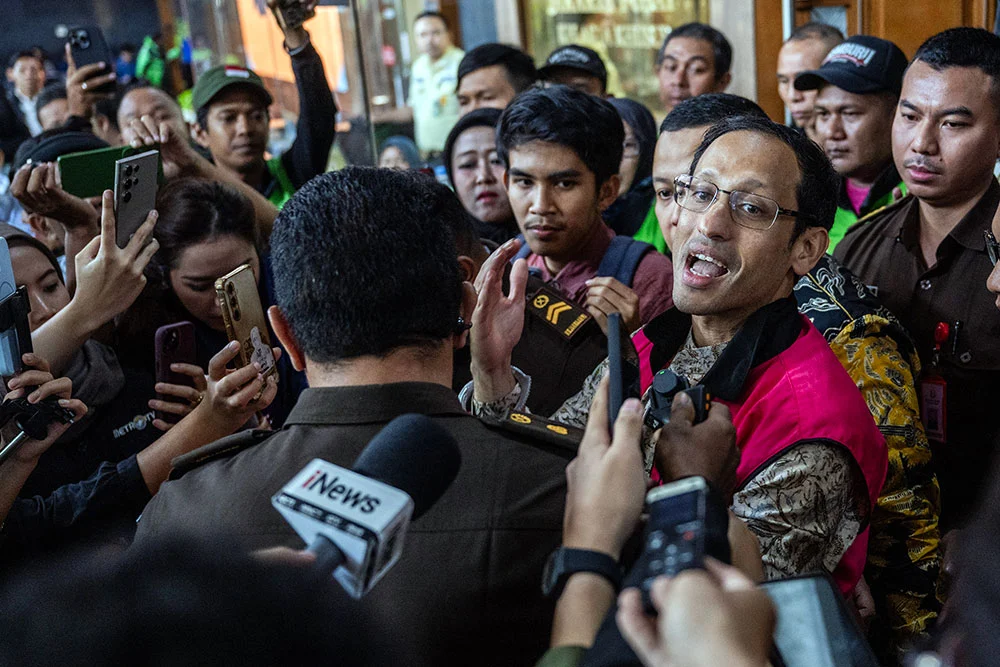 Nadiem Makarim Kembali Hadiri Sidang Chromebook Usai Dibatalkan Operasi, Apa Kata Ahli Pengadaan?
