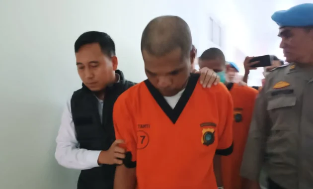 Negara Wajib Ungkap Dalang Teror Penyiraman Air Keras Negara Wajib Ungkap Dalang Teror Penyiraman Air Keras