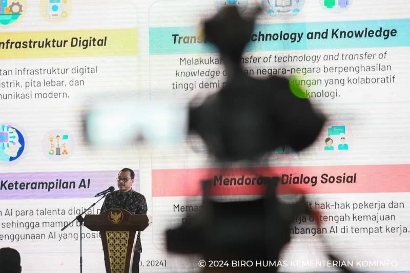 Nezar Patria Tekankan Pentingnya Pemahaman Interaksi AI bagi Talenta Digital