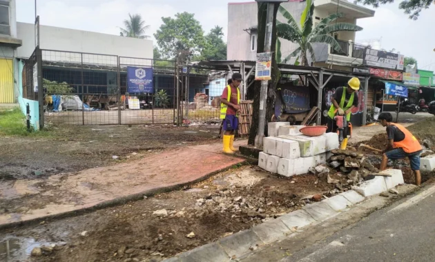 Nindya Karya Tata Ulang Jalur Pedestrian di Hunian Sementara Tamiang untuk Tingkatkan Kenyamanan Penghuni