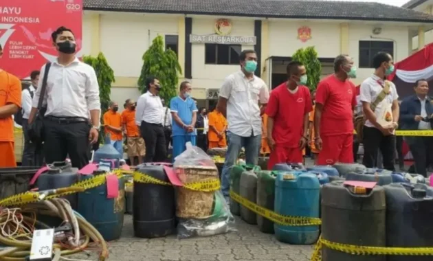 Operasi Tangkap Tangan Ganda: Polisi Bongkar Penyelewengan BBM dan Pungli ASN di Samarinda dan Muratara