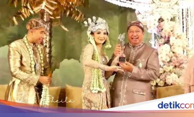 Orang Tua Vidi Aldiano Gelar Doa Bersama 40-Harian, Fans Ikut Online dan Tebar Ikan di Danau TPU Tanah Kusir