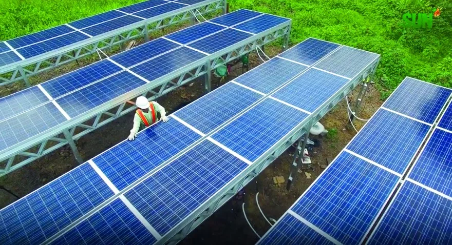 Panel Jadi Sorotan: Dari Atap Rumah Energi Hijau hingga Sidang Impeachment di DPR