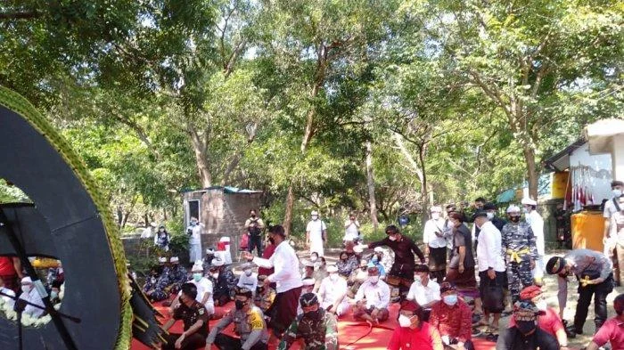 Pangdam Udayana Lakukan Penghormatan Terakhir bagi Prajurit Gugur di Lebanon