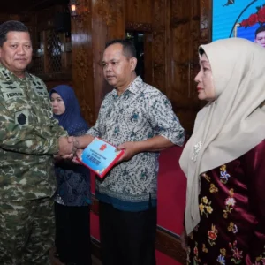 Panglima TNI Naikkan Pangkat, Beri Santunan kepada 3 Prajurit Gugur di Lebanon: Respons Politik dan Nasionalisme