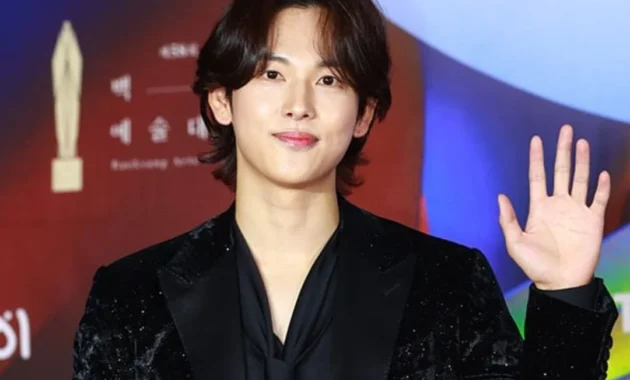 Park Myung Soo Siap Menjadi Bintang Utama di BaekSang Arts Awards 2026: Dari Layar Kecil ke Panggung Besar