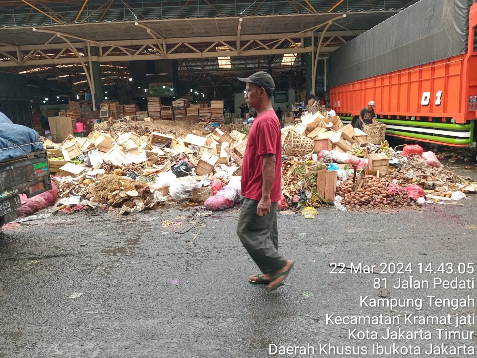 Pasar Jaya Angkut Lebih dari 2.000 Ton Sampah di Pasar Induk Kramat Jati dalam Empat Hari