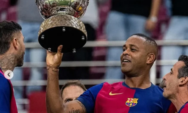 Patrick Kluivert Akan Tampil di Pertandingan Legenda Barcelona di Jakarta