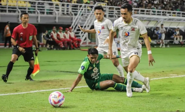 Pelatih Persebaya Nilai Madura United Lebih Unggul dalam Efektivitas Permainan