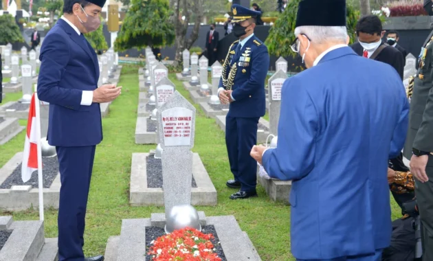 Pemakaman Try Sutrisna: Upacara Penuh Kehormatan dan Perubahan Pengelolaan TMP Kalibata