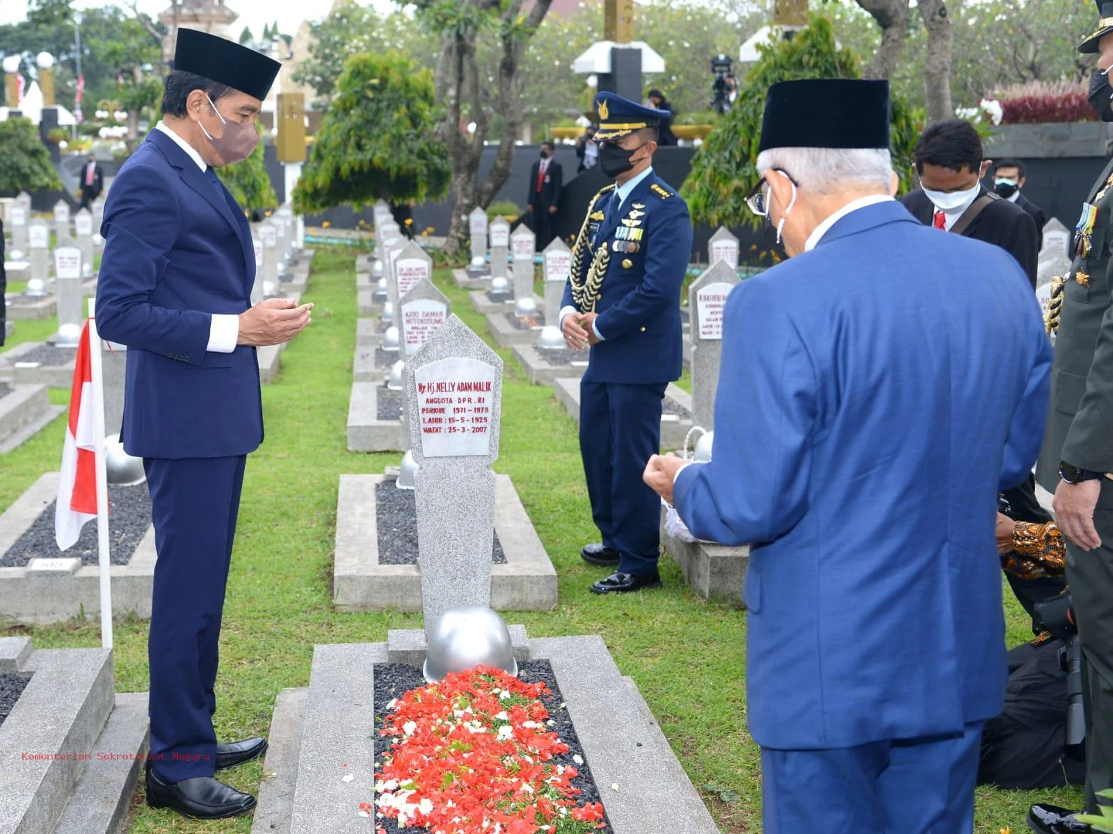 Pemakaman Try Sutrisna: Upacara Penuh Kehormatan dan Perubahan Pengelolaan TMP Kalibata