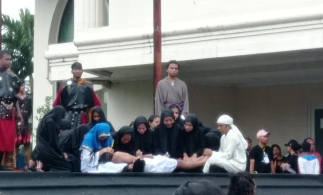 Pemeran Jalan Salib Rela Puasa demi Peran Yesus di Katedral Jakarta