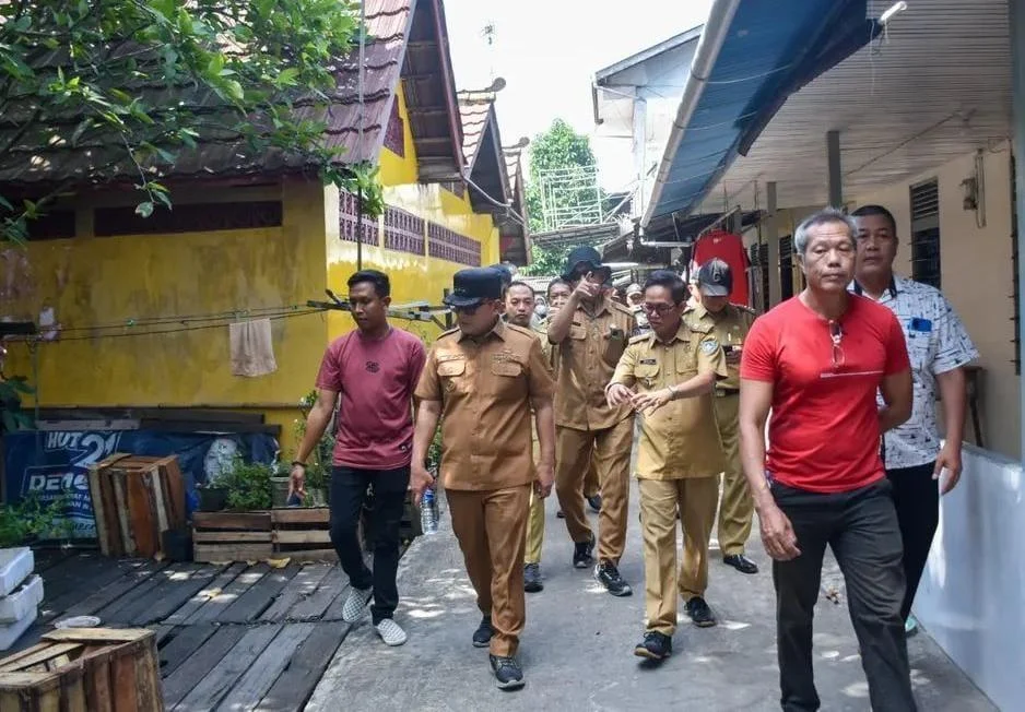 Pemkab Kubu Raya Gandeng Berbagai Pihak Perbaiki Rumah di Bantaran Sungai