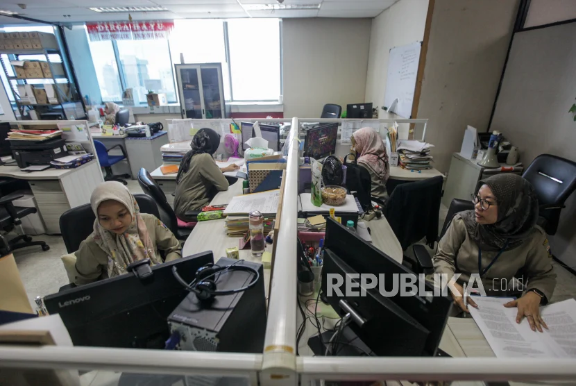 Pemprov DKI Jakarta Tegaskan Sanksi bagi ASN yang WFH di Kafe pada Hari Jumat