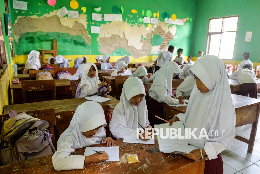 Pendidikan Jadi Prioritas: WFH ASN Berlaku Seluruh Pemerintah, Guru Tetap Hadir Saat Siswa Masuk