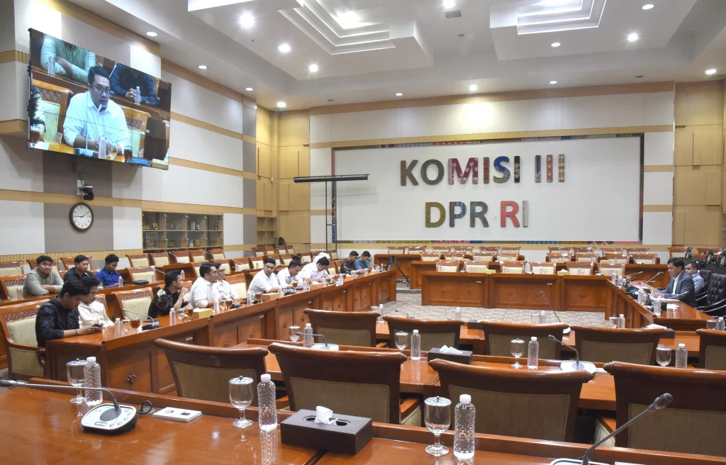 Pengacara Kerry Desakikan Komisi III DPR Gelar RDPU, Formappi Tegaskan Proses Hukum Berlanjut