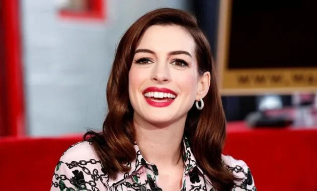 Penggemar Harap Anne Hathaway Tetap Fokus pada Akting Meski Keren Saat Menyanyi
