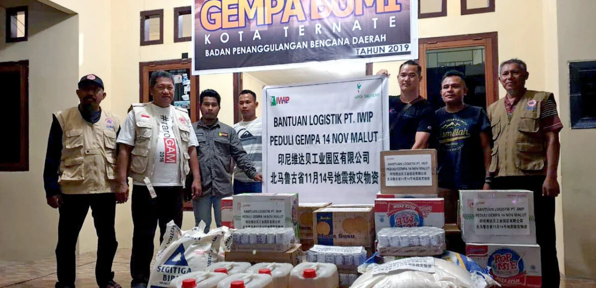 Penyaluran Bantuan Logistik bagi Penyintas Gempa di Pulau Batang Dua, Maluku Utara