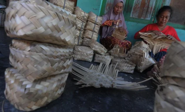 Perajin Besek Bambu Magetan Bertahan Ikuti Permintaan Pasar