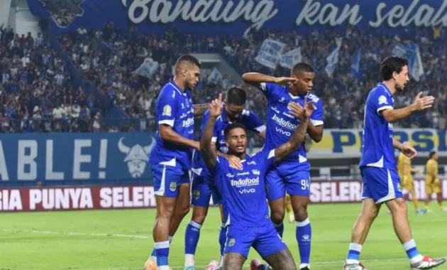 Persib Bandung Target Dominasi Asia: Kontrak Bojan Hodak Diperpanjang untuk Menyaingi Buriram United & JDT Persib Bandung Target Dominasi Asia: Kontrak Bojan Hodak Diperpanjang untuk Menyaingi Buriram United & JDT