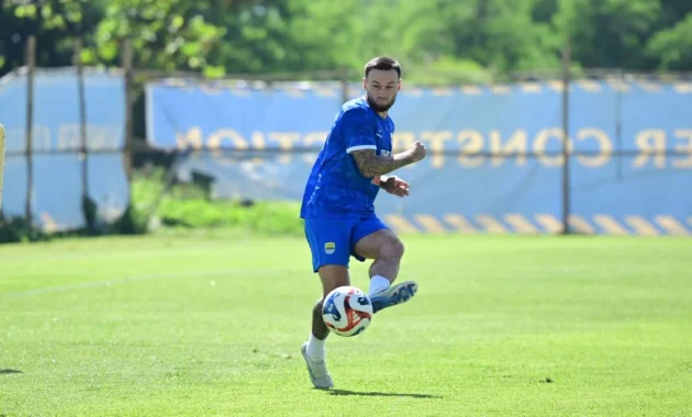 Persib dan Borneo FC Berbagi Poin, Marc Klok Tekankan Konsistensi untuk Kunci Gelar