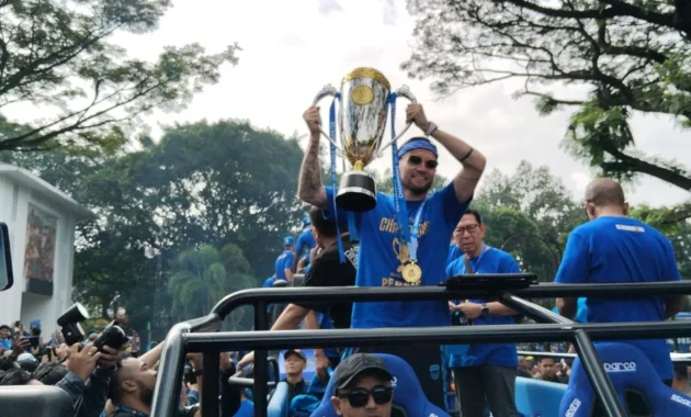 Persib di Ujung Jalan Juara: Marc Klok Janjikan Pertaruhan Kualitas di Delapan Laga Terakhir Persib di Ujung Jalan Juara: Marc Klok Janjikan Pertaruhan Kualitas di Delapan Laga Terakhir