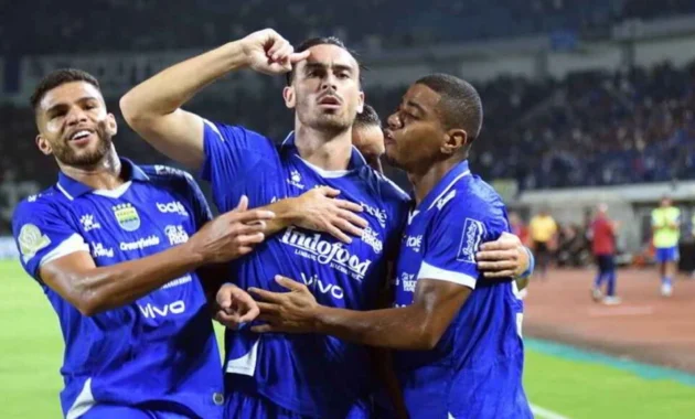 Persib Ditahan Arema, Jarak Puncak Klasemen Super League Menipis