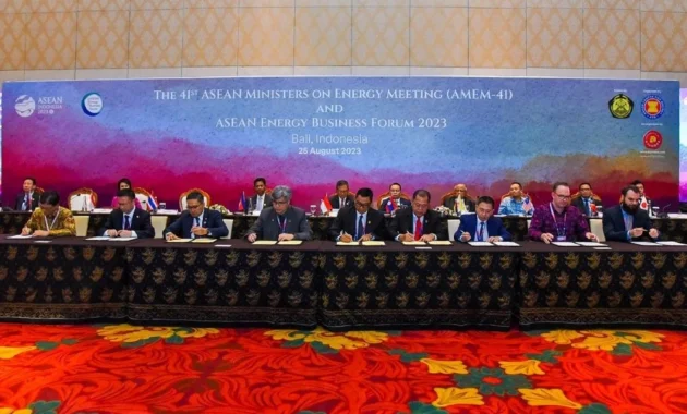 Pertarungan Budaya dan Ekonomi Nepal vs Laos: Dari Turis Hingga Kolaborasi Energi Regional